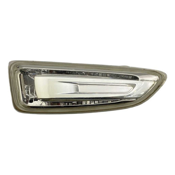 Lanterna Pisca Seta Paralama Direito Chevrolet Tracker 2020 Bege