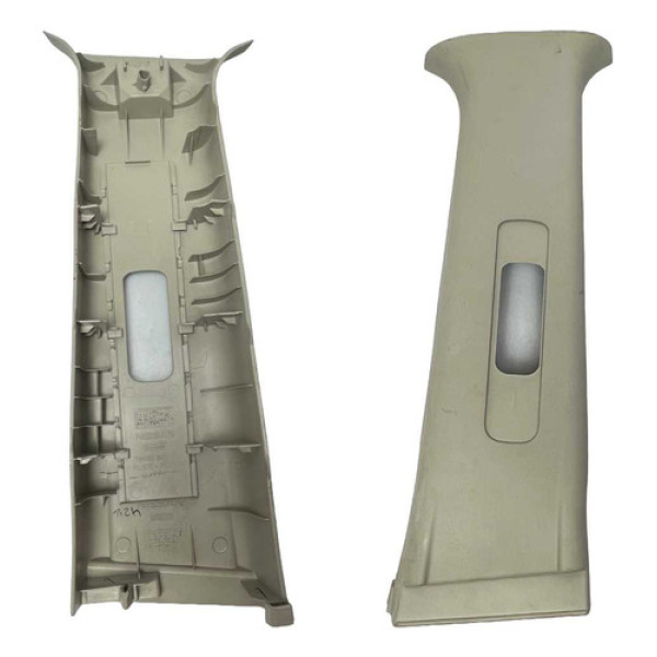 Acabamento Coluna Lateral Direito Nissan Versa 2017 2019 