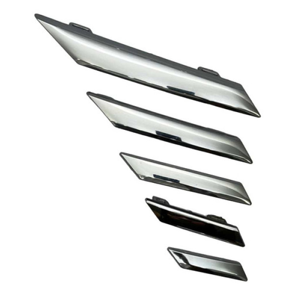 Acabamento Cromado Lateral Direito Nissan Versa Sense 2024 Cromado