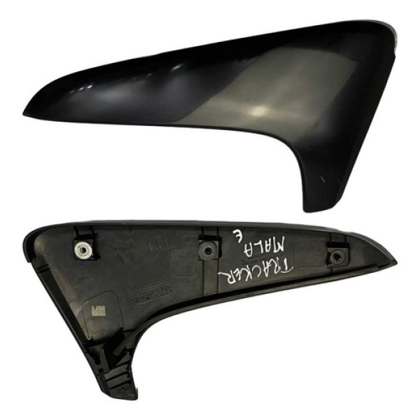 Acabamento Lateral Esquerdo Aerofólio Tracker 14 19 