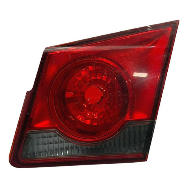 Lanterna Tampa Traseira Direita Cruze Sedan Ltz 2015 Detalhe Direito/passageiro Vermelho