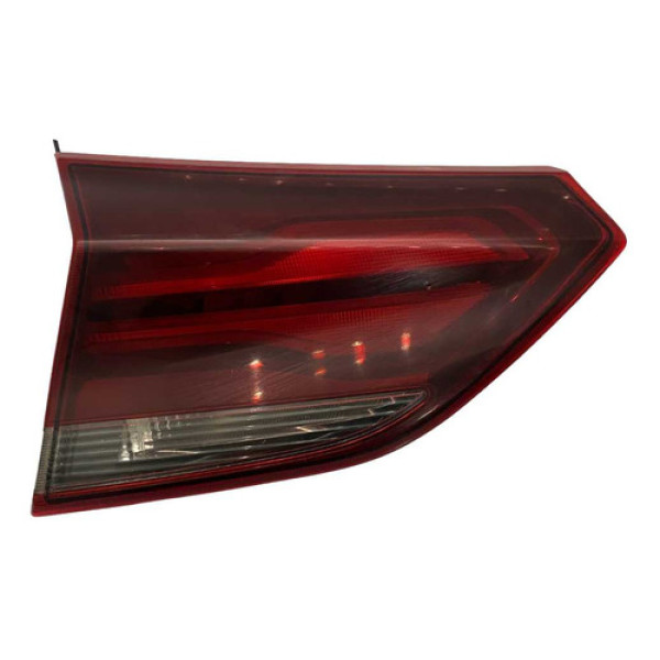 Lanterna Tampa Porta Malas Esquerda Chevrolet Tracker 2022 Esquerdo/motorista Vermelho