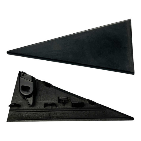 Acabamento Traseiro Direito Citröen C4 2009 2010 15832h0101