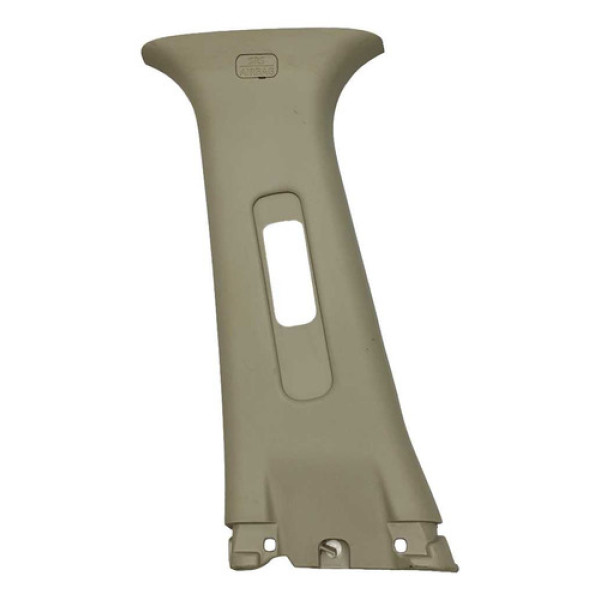 Acabamento Superior Coluna Esquerdo Kicks 2017 Detalhe